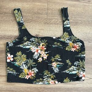 ⭐️Hawaiian crop top⭐️
